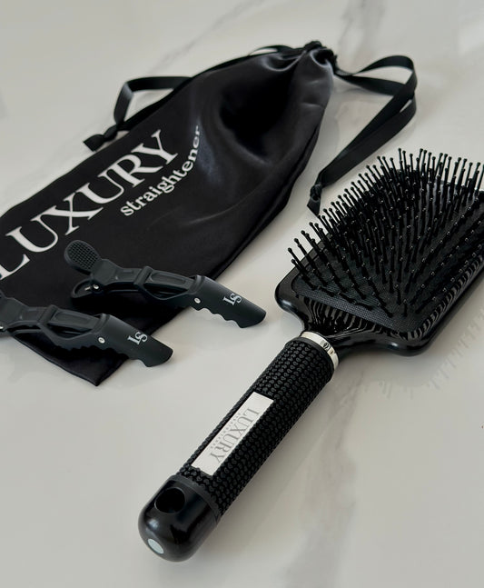 LUXURY Accessoires ( Kit : 2 Pinces à cheveux + Une brosse )